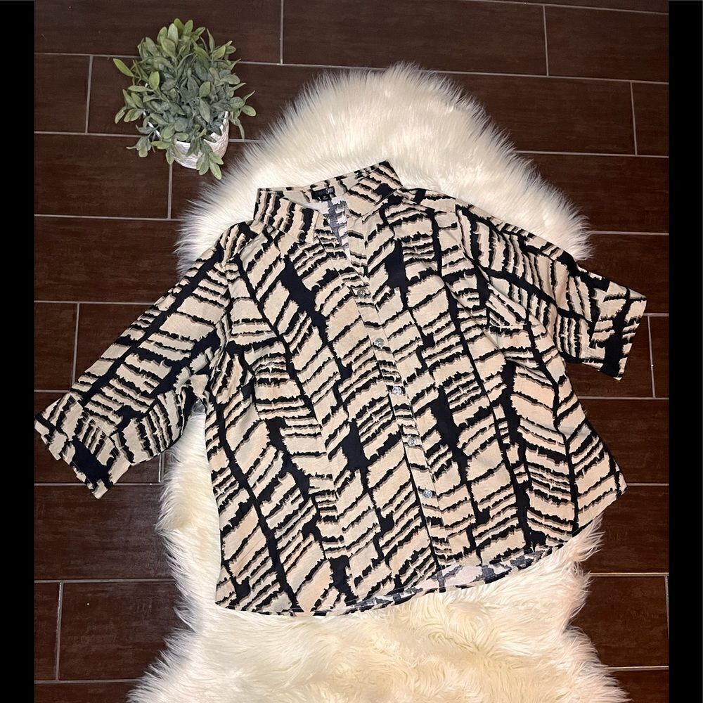 East 5th Women beige/black zebra print linen blend button down sz 2X
